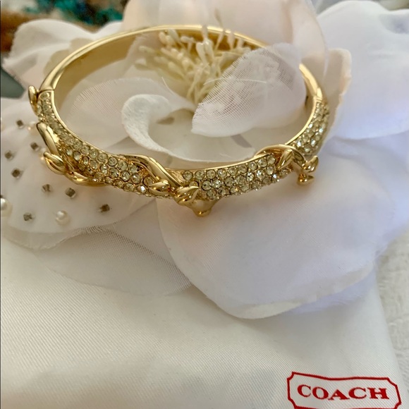 ⭐️✨💫COACH STUNNING GOLD & CRYSTAL BANGLE BRAND NEW WITH COACH SATIN JEWEL POUCH